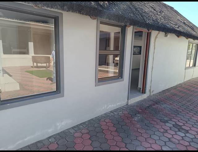 1 BEDROOM PROPERTY TO RENT IN BAYVIEW